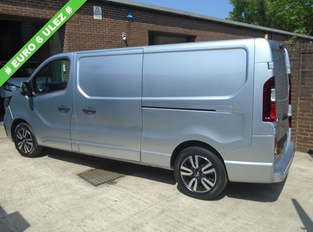 Renault Trafic 2L Sport MT72PWX Grey #3