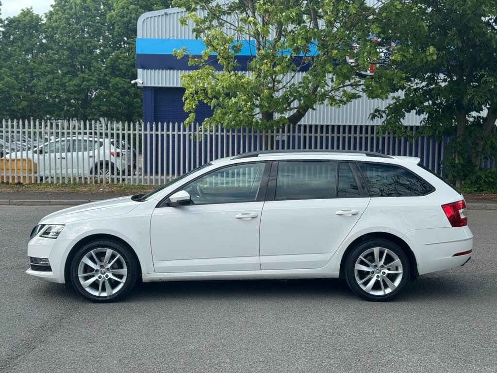 Skoda Octavia 1.6L Se L CY18NLT White #4
