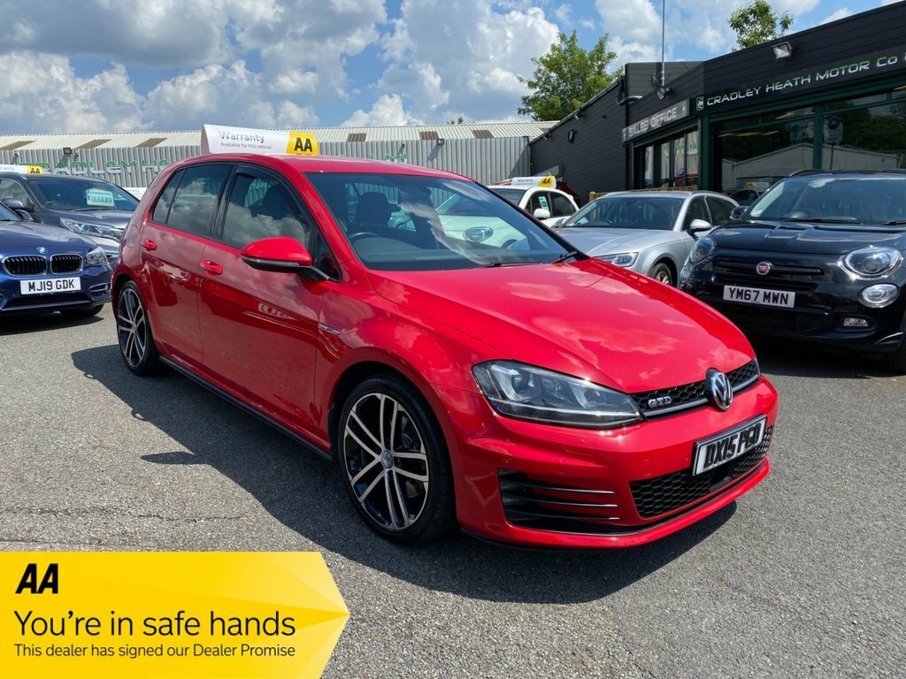Volkswagen Golf 2L Gtd Red