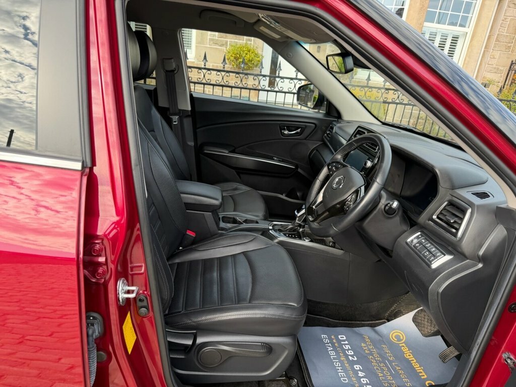 SsangYong Tivoli Suv SP72TXM Red #2