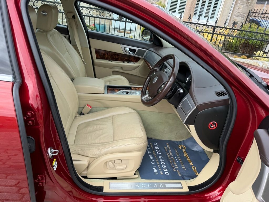 Jaguar XF Saloon ST10VXD Red #2