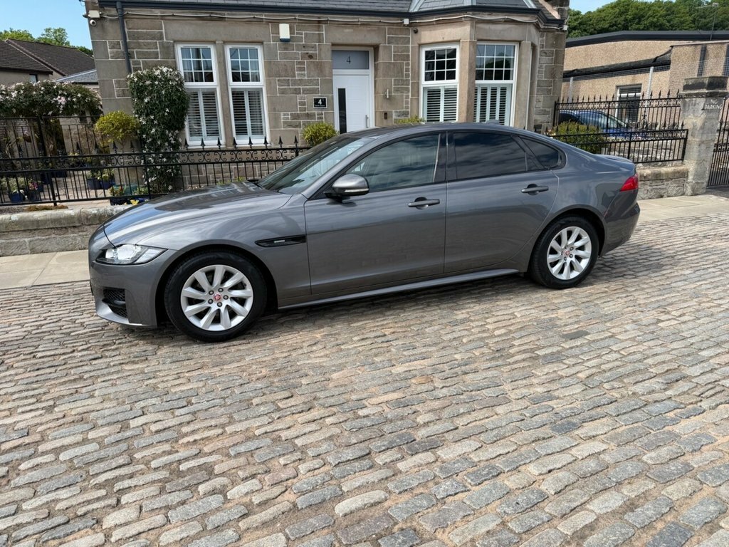Jaguar XF Saloon HJ18YFA Grey #4