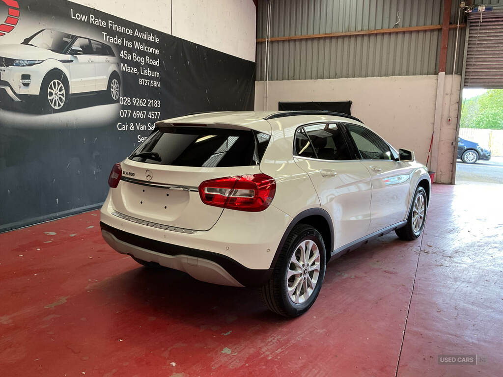 Mercedes-Benz GLA Class Gla 200 Se Executive SR68KCC White #3
