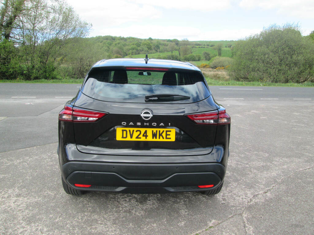 Nissan Qashqai 1.3 Dig-t Mh Acenta Premium DV24WKE Black #6