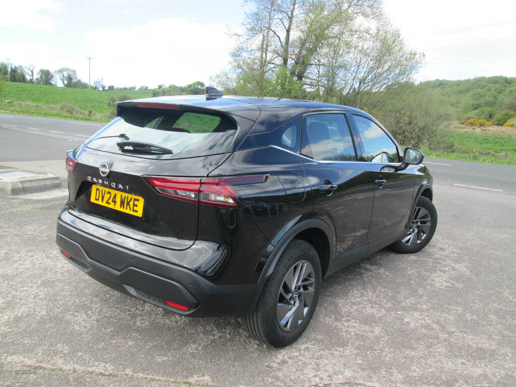 Nissan Qashqai 1.3 Dig-t Mh Acenta Premium DV24WKE Black #4