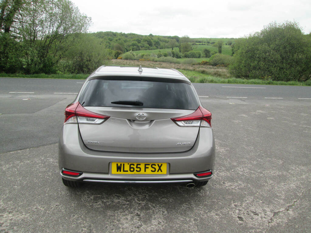 Toyota Auris 1.6 D-4d Design WL65FSX Brown #4