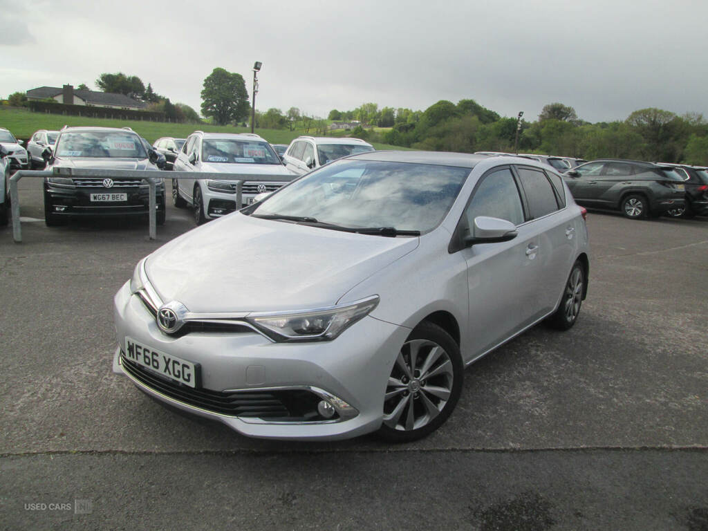 Toyota Auris 1.2T Excel WF66XGG Silver #2