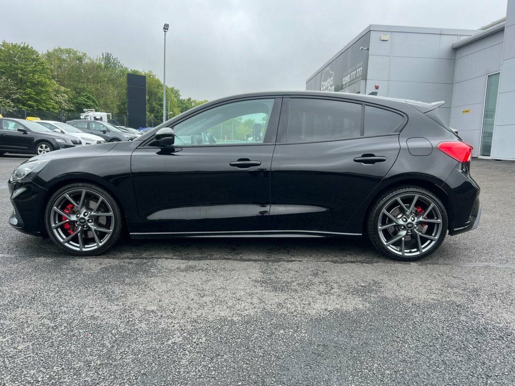 Ford Focus 1.2L Elite Nav Premium RGZ7117 Black #3