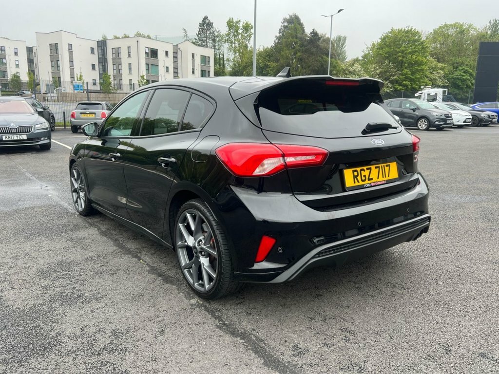 Ford Focus 1.2L Elite Nav Premium RGZ7117 Black #4