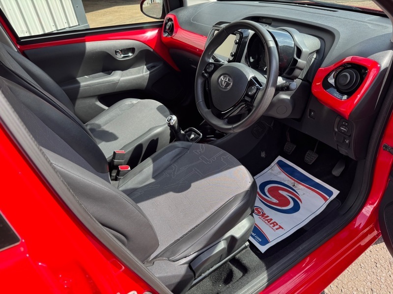 Toyota Aygo 1.0 Vvt-i 12V 69Bhp ST15MDU Red #4