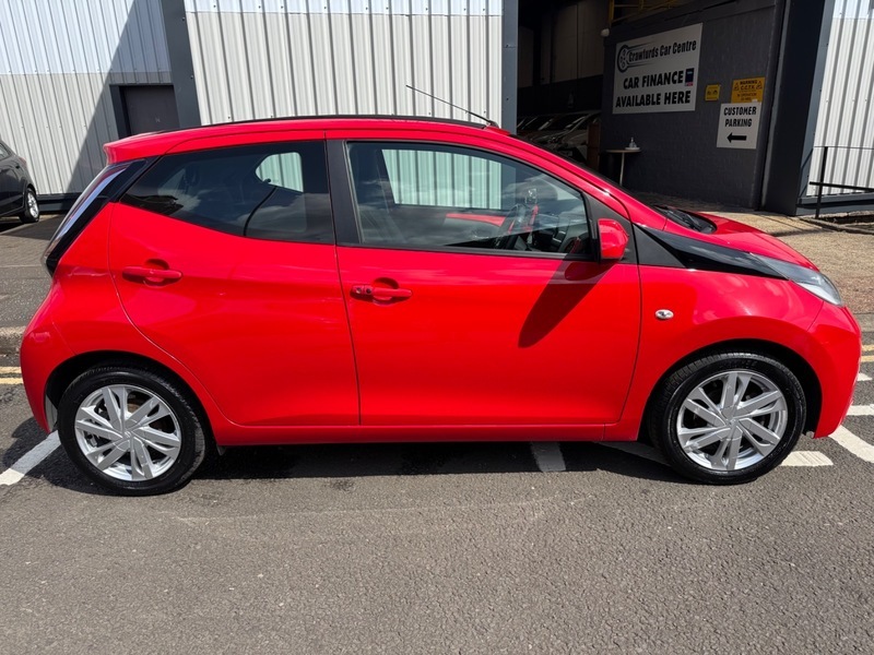 Toyota Aygo 1.0 Vvt-i 12V 69Bhp ST15MDU Red #2