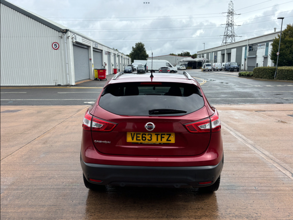Nissan Qashqai 1.6 Dci Tekna VE63TFZ Red #3