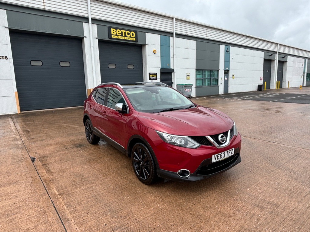 Nissan Qashqai 1.6 Dci Tekna Red