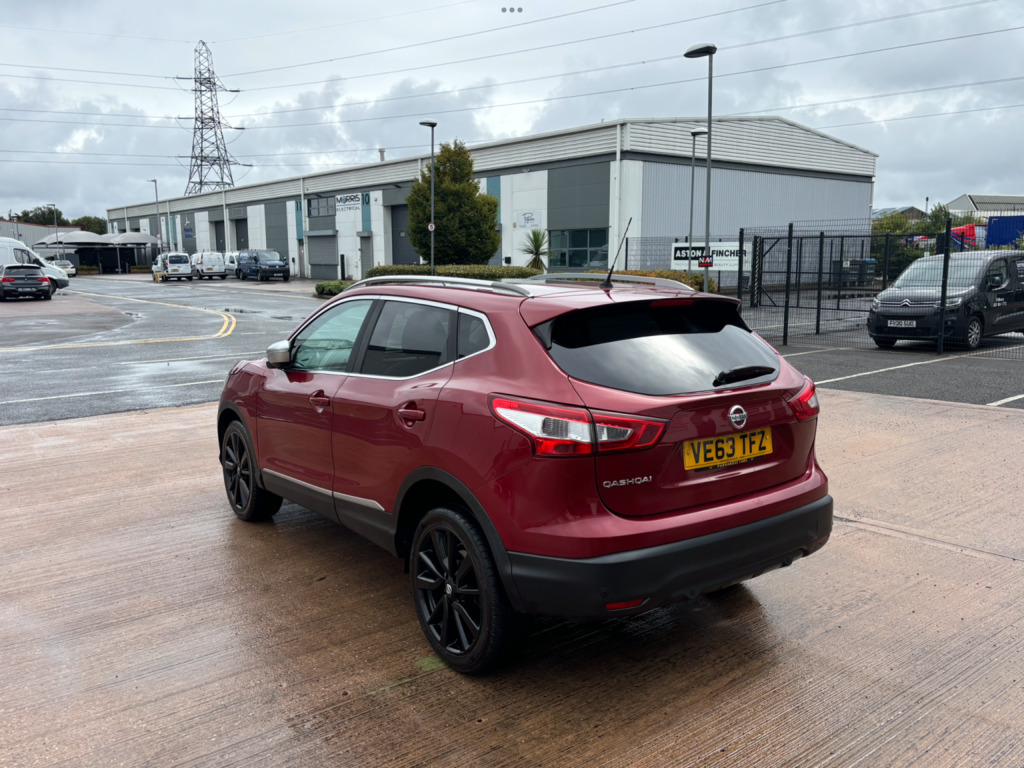 Nissan Qashqai 1.6 Dci Tekna VE63TFZ Red #4