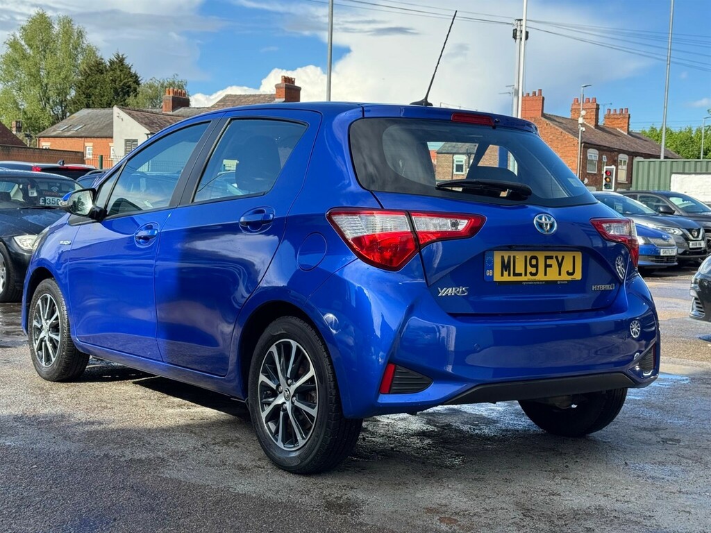 Toyota Yaris 1.5 Vvt-h Icon Tech E-cvt Euro 6 Ss ML19FYJ #2