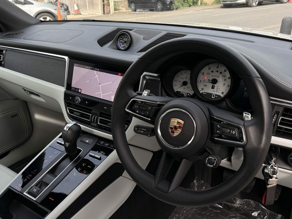 Porsche Macan Gts #5