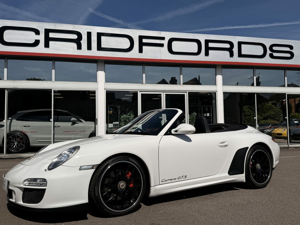 Porsche 911 Gts White