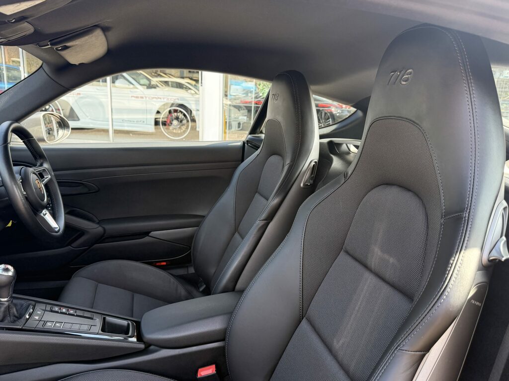 Porsche 718 Cayman T Black #3
