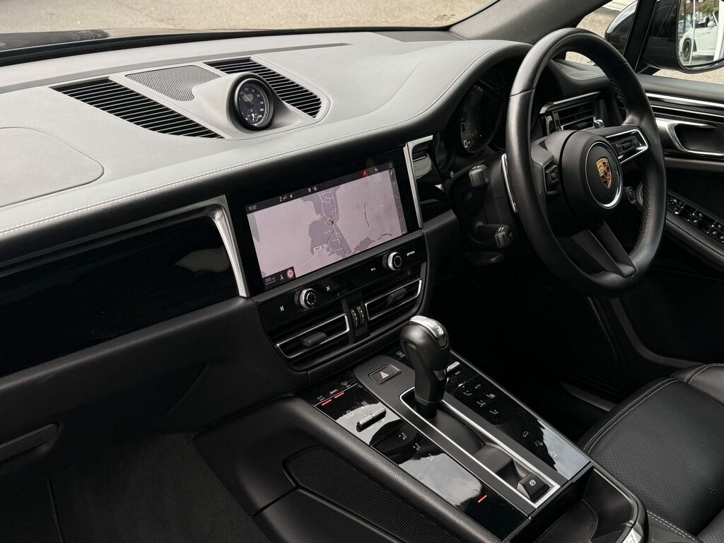 Porsche Macan S Black #2