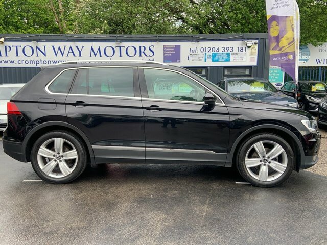 Volkswagen Tiguan Suv CE70YKD Black #3