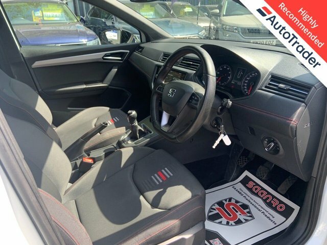 Seat Ibiza Hatchback CY69CWL White #2