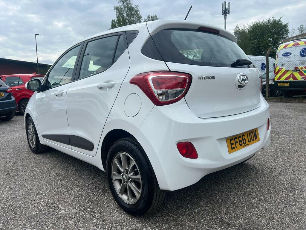 Hyundai I10 Hatchback 1.2 Premium Euro 5 201666 EF66UOW White #2
