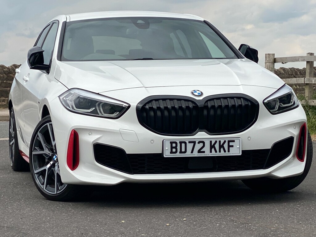 BMW 1 Series - Virtual Cockpit Apple Carplay Heated Se White