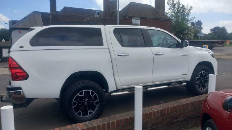 Toyota HILUX Pickup 2.4 D-4d Invincible X 4Wd Euro 6 Black #4