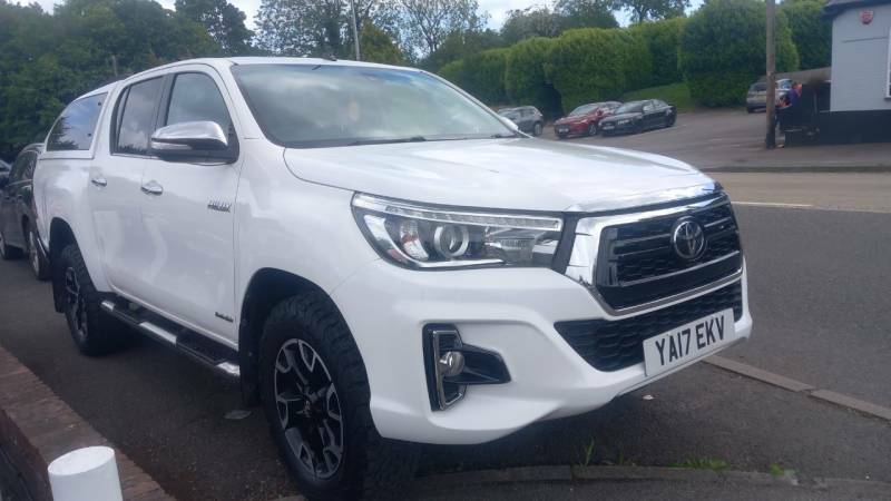 Toyota HILUX Pickup 2.4 D-4d Invincible X 4Wd Euro 6 Black #1