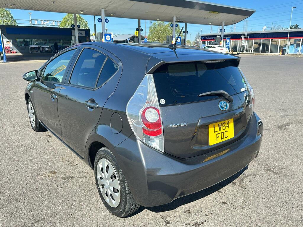 Toyota Aqua 1.5 Hybrid  #4