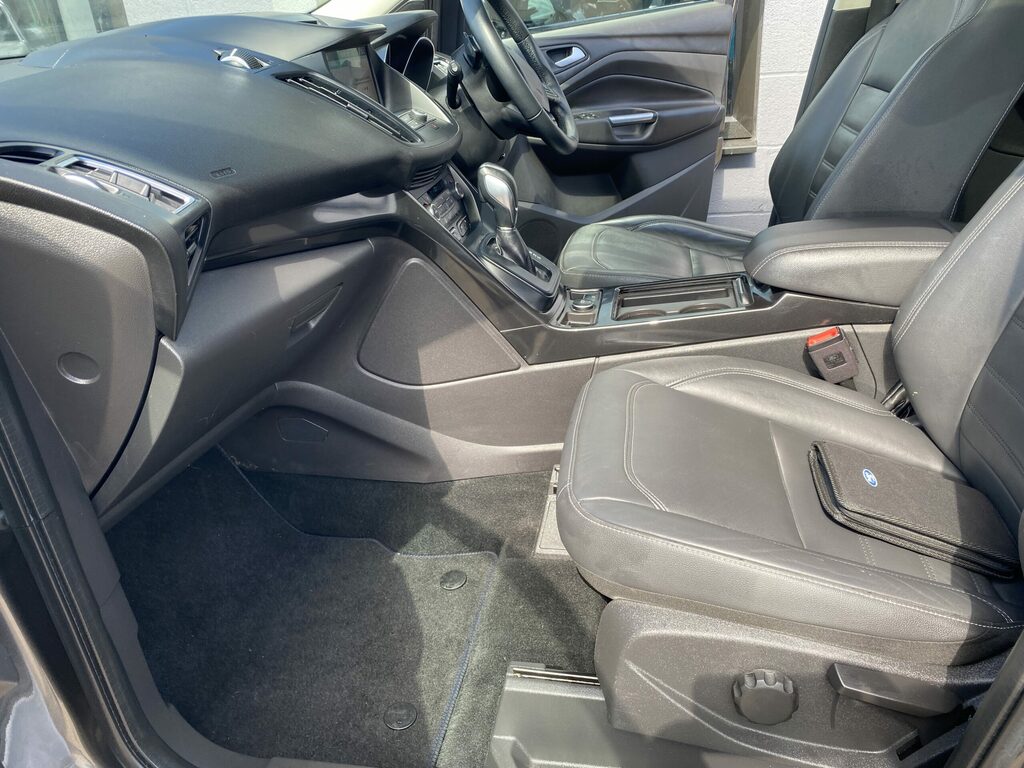 Ford  1.5 Ecoblue 120 Titanium Powershift Black #18