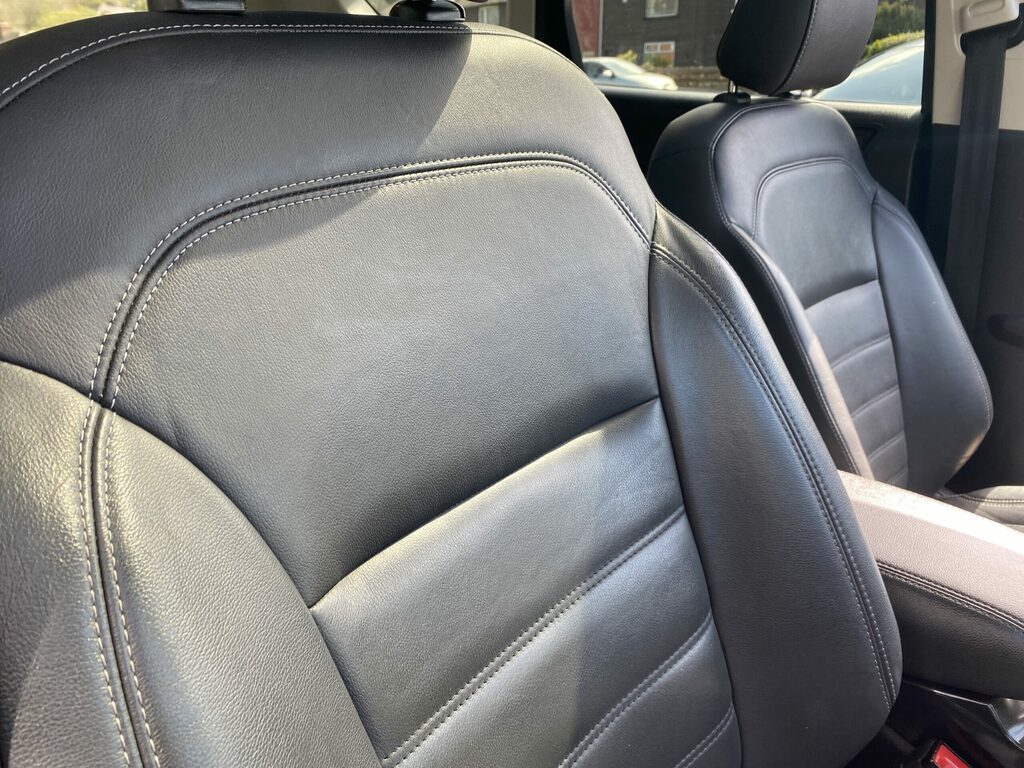 Ford  1.5 Ecoblue 120 Titanium Powershift Black #26