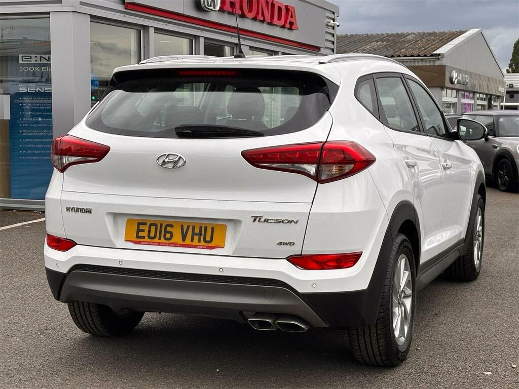 Hyundai Tucson 2.0 Crdi Blue Drive Se Nav Euro 6 S S EO16VHU White #6