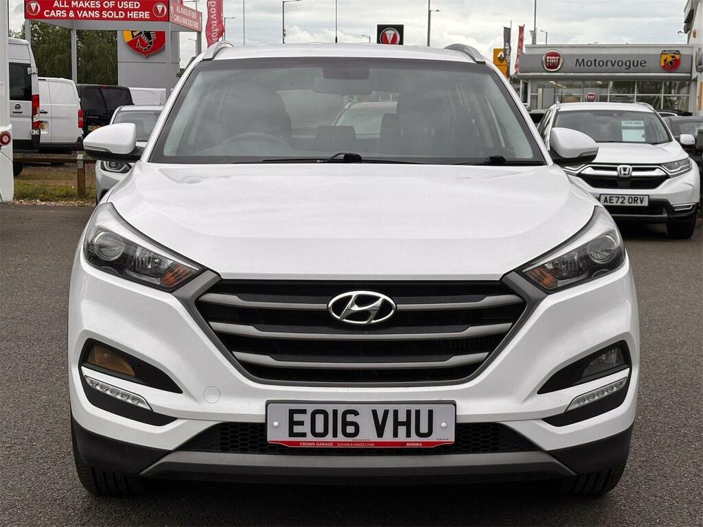 Hyundai Tucson 2.0 Crdi Blue Drive Se Nav Euro 6 S S EO16VHU White #2