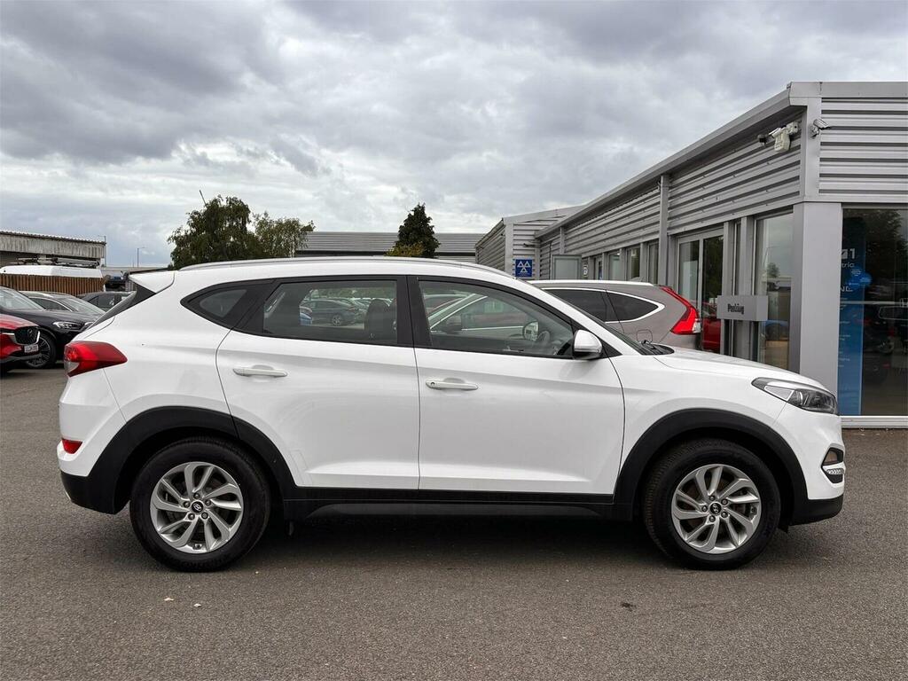 Hyundai Tucson 2.0 Crdi Blue Drive Se Nav Euro 6 S S EO16VHU White #5