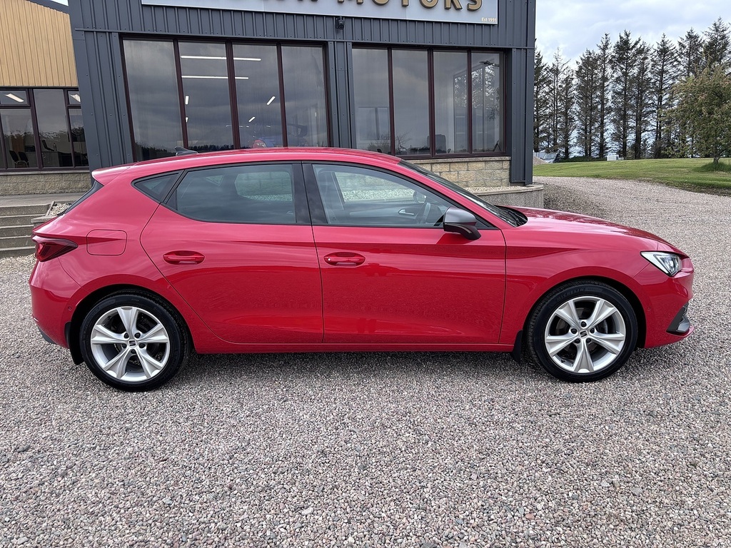 Seat Leon Hatchback SW70DFK Red #3