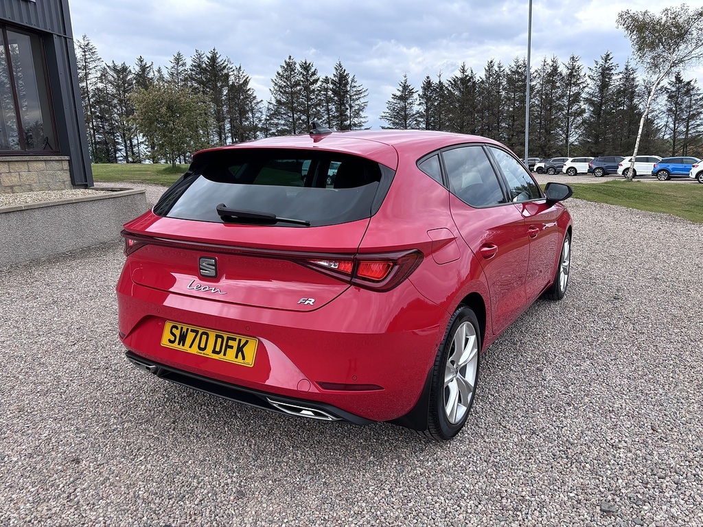Seat Leon Hatchback SW70DFK Red #4