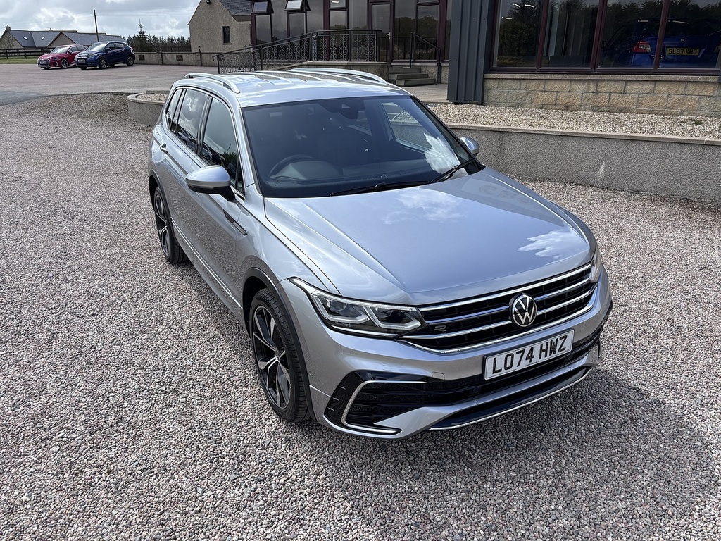 Volkswagen Tiguan Allspace Suv LO74HWZ Silver #2