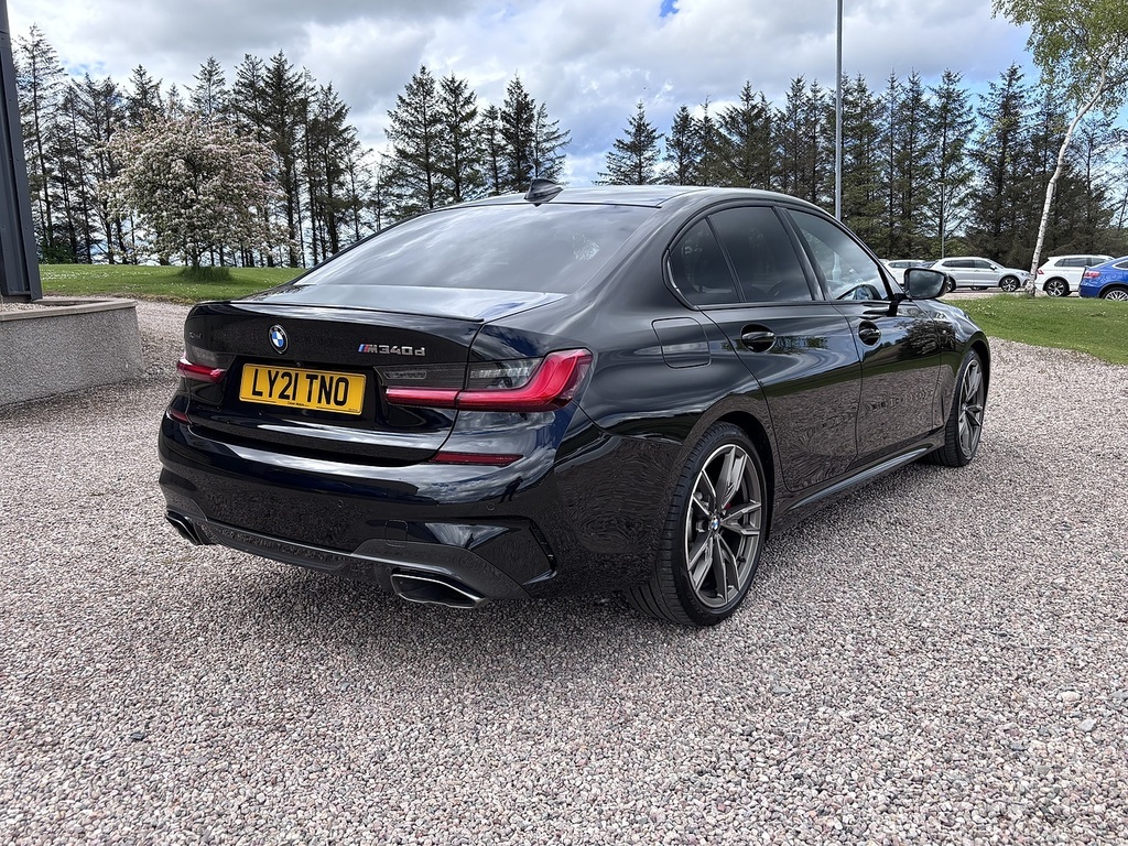 BMW 3 Series M340d Xdrive Mhev LY21TNO Blue #4