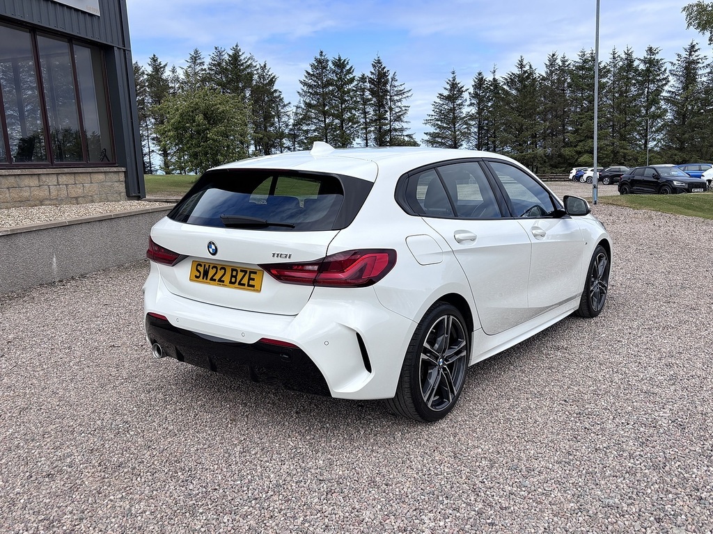 BMW 1 Series Hatchback SW22BZE White #3