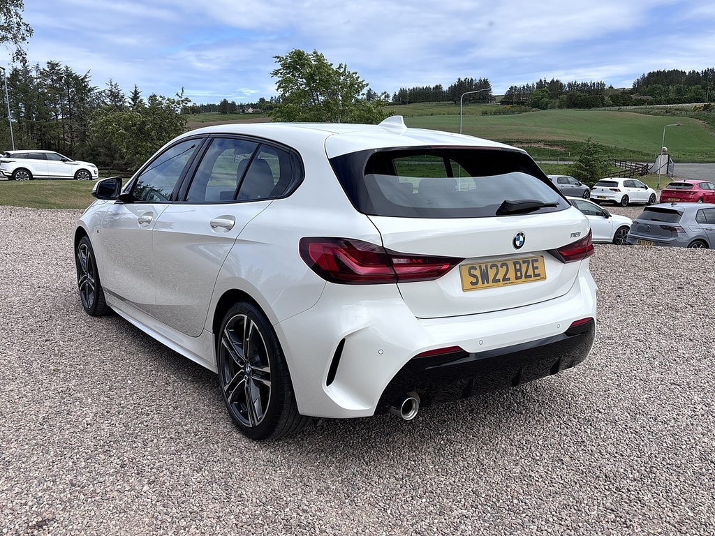 BMW 1 Series Hatchback SW22BZE White #6
