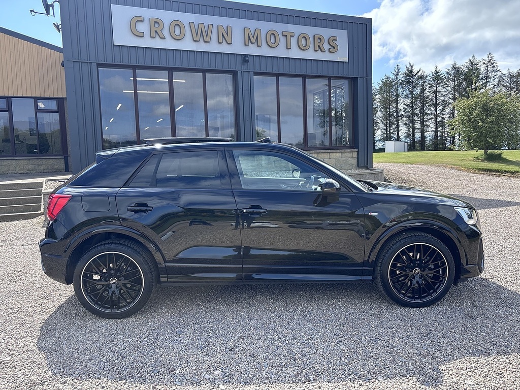 Audi Q2 Suv MP73XVD Black #3