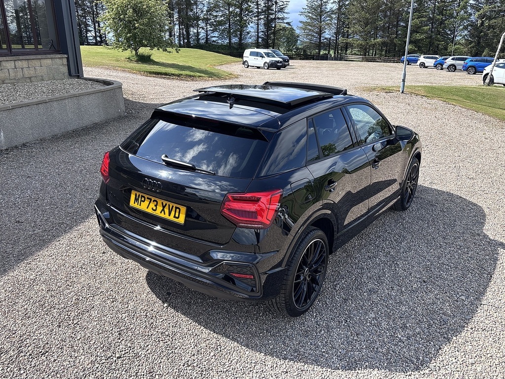 Audi Q2 Suv MP73XVD Black #5