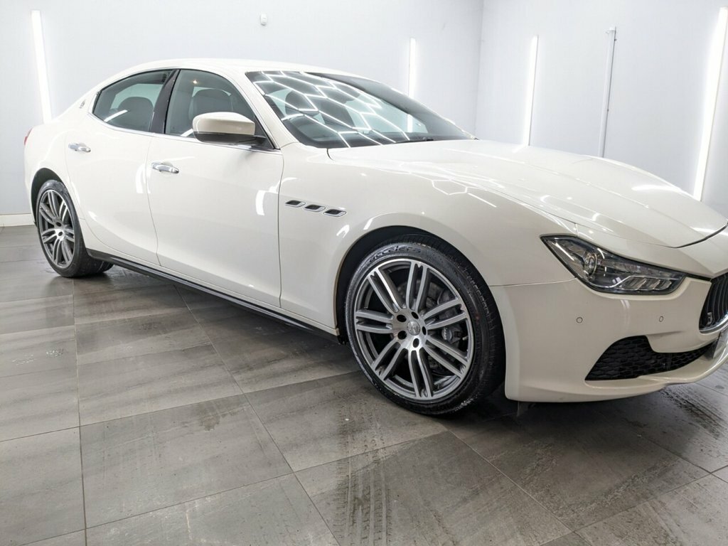 Maserati Ghibli Saloon White #5