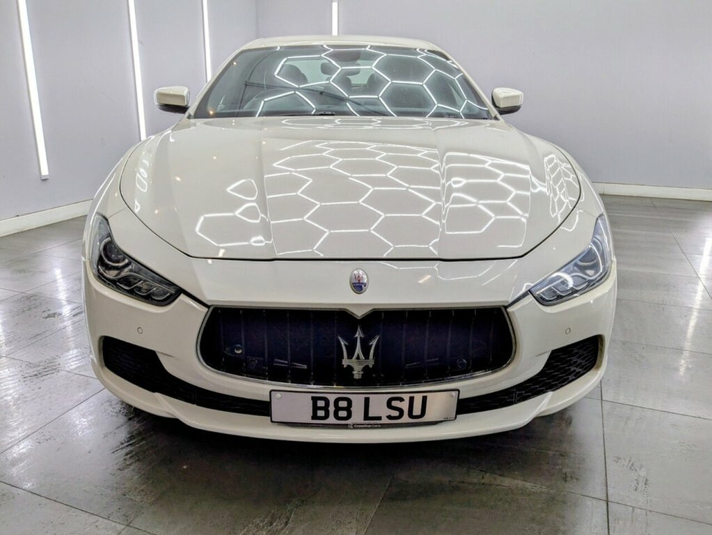 Maserati Ghibli Saloon White #4