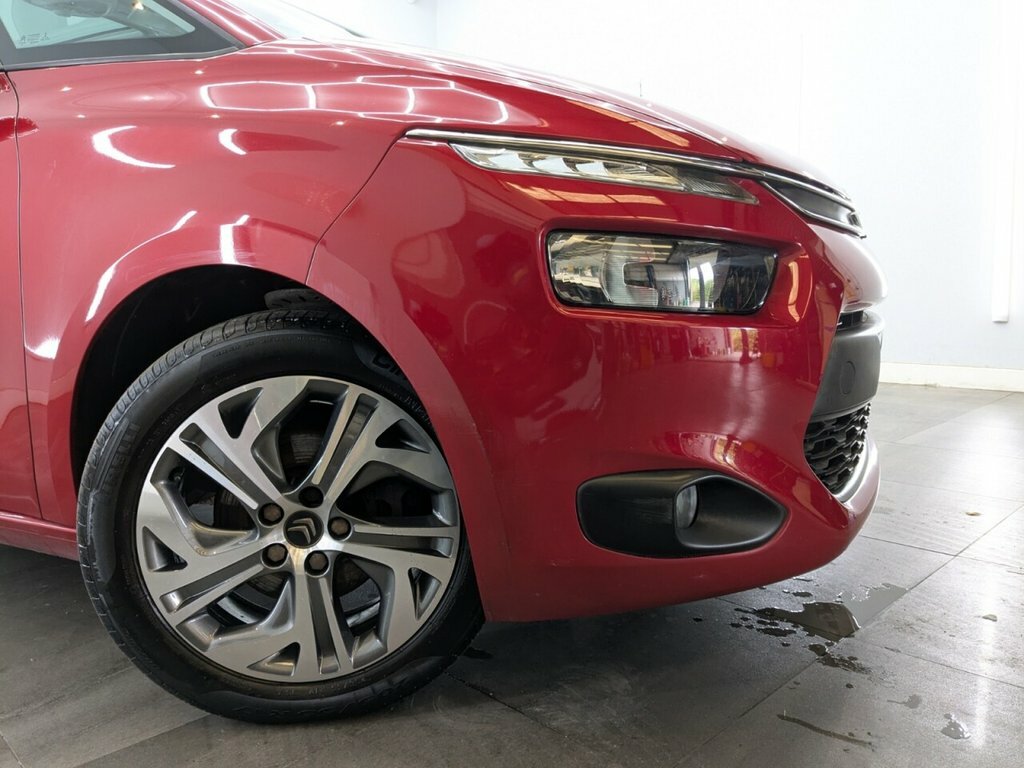 Citroen C4 Picasso 1.6L Selection FM66UON Red #2