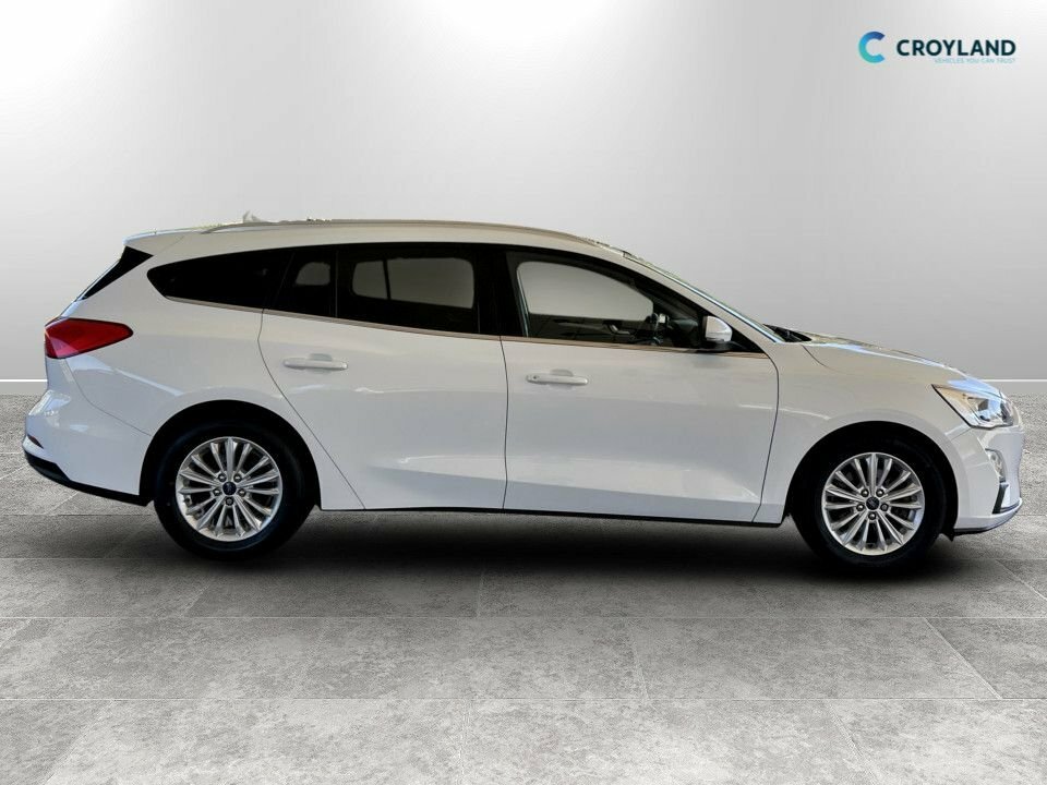 Ford Focus 1L Titanium WP68CJO White #2