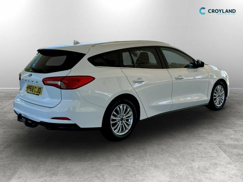 Ford Focus 1L Titanium WP68CJO White #3