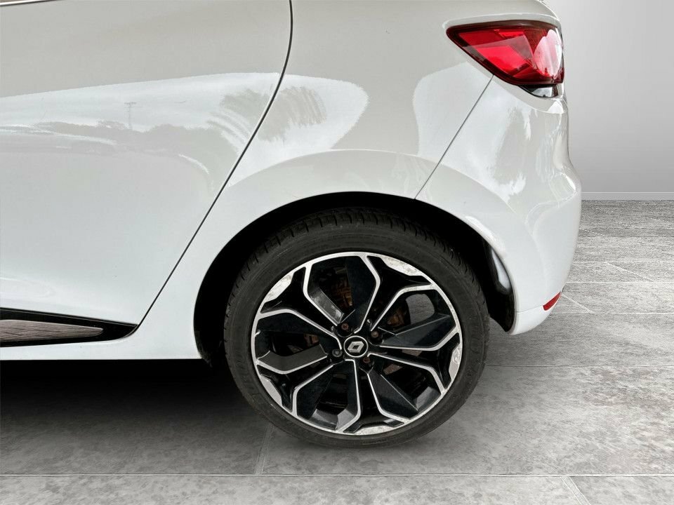 Renault Clio Hatchback BD68UPK White #4