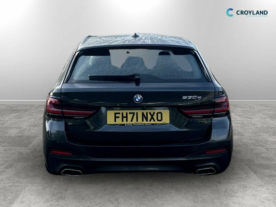 BMW 5 Series 2L M Sport FH71NXO Grey #4
